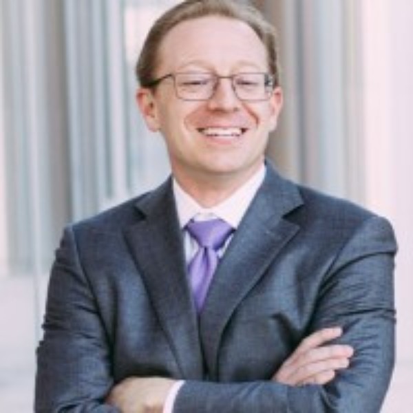Dae Jones headshot